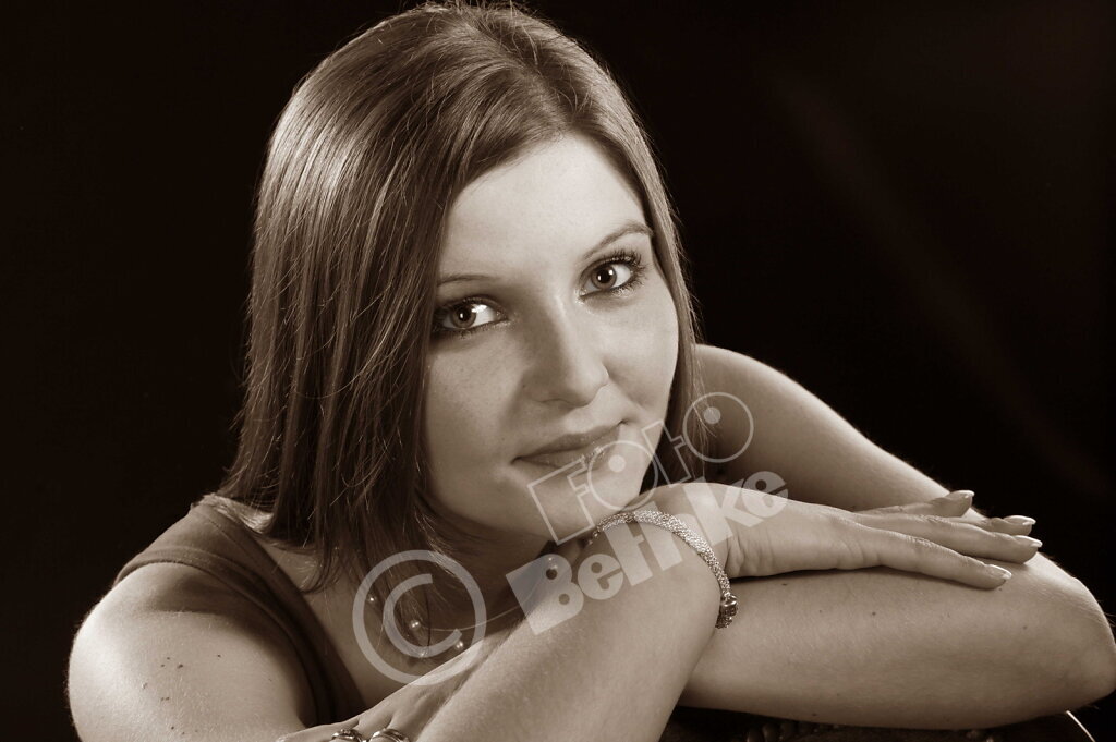 DSC-5707-sepia.jpg